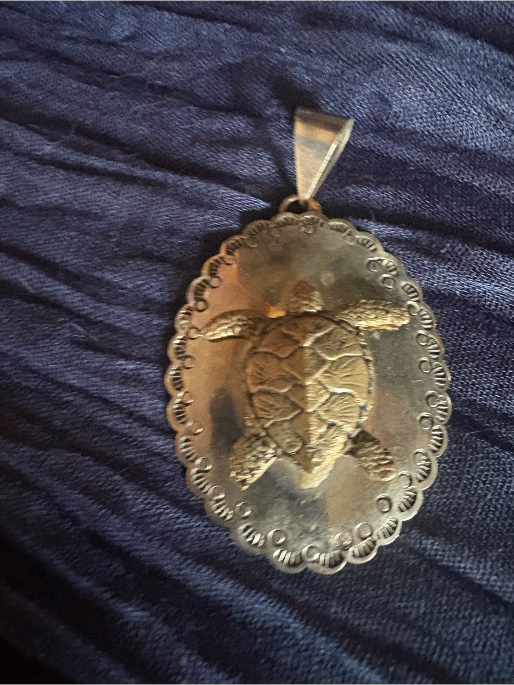 Source Unknown Gold-Tone Turtle Pendant Necklace